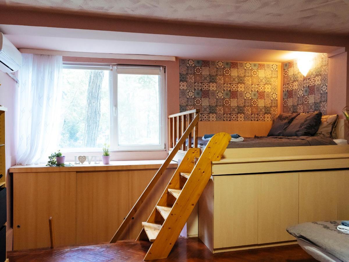 Woody - Cozy And Quiet Place Near Moghioros Park บูคาเรสต์ ภายนอก รูปภาพ